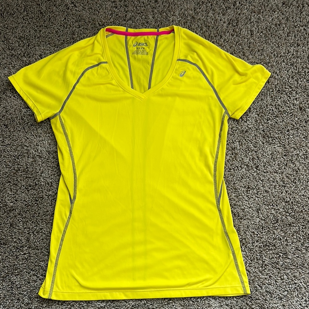 ASICS running top size Medium